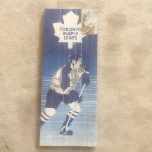 NHL TORONTO MAPLE LEAFS 10 PENCIL CRAYONS - Picture 9 of 11